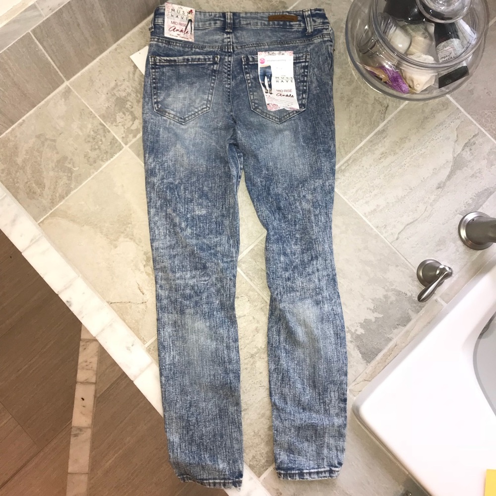 NEW Almost famous mid rise acid wash destroyed